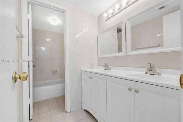 $2,225 | 6130 West 19th Avenue, Unit 305, Hialeah, FL 33012