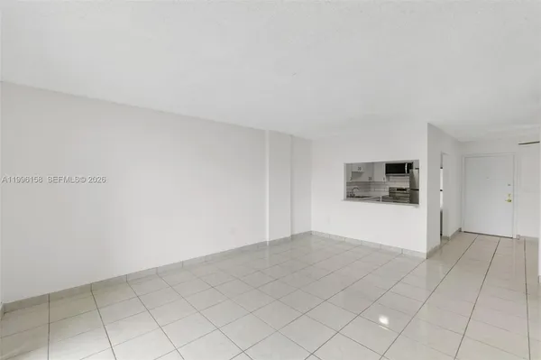 $2,225 | 6130 West 19th Avenue, Unit 305, Hialeah, FL 33012