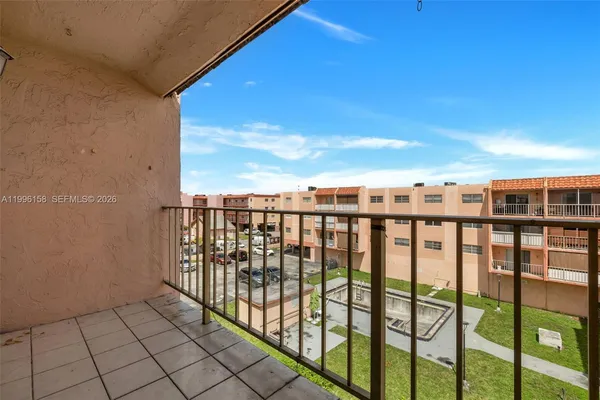 $2,225 | 6130 West 19th Avenue, Unit 305, Hialeah, FL 33012