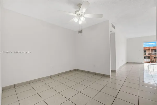 $2,225 | 6130 West 19th Avenue, Unit 305, Hialeah, FL 33012