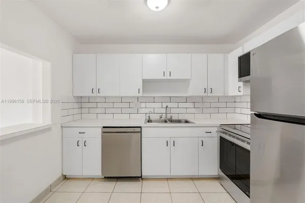 $2,225 | 6130 West 19th Avenue, Unit 305, Hialeah, FL 33012