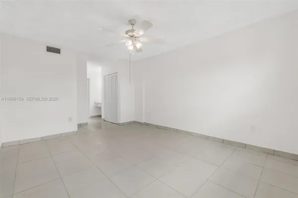 $2,225 | 6130 West 19th Avenue, Unit 305, Hialeah, FL 33012