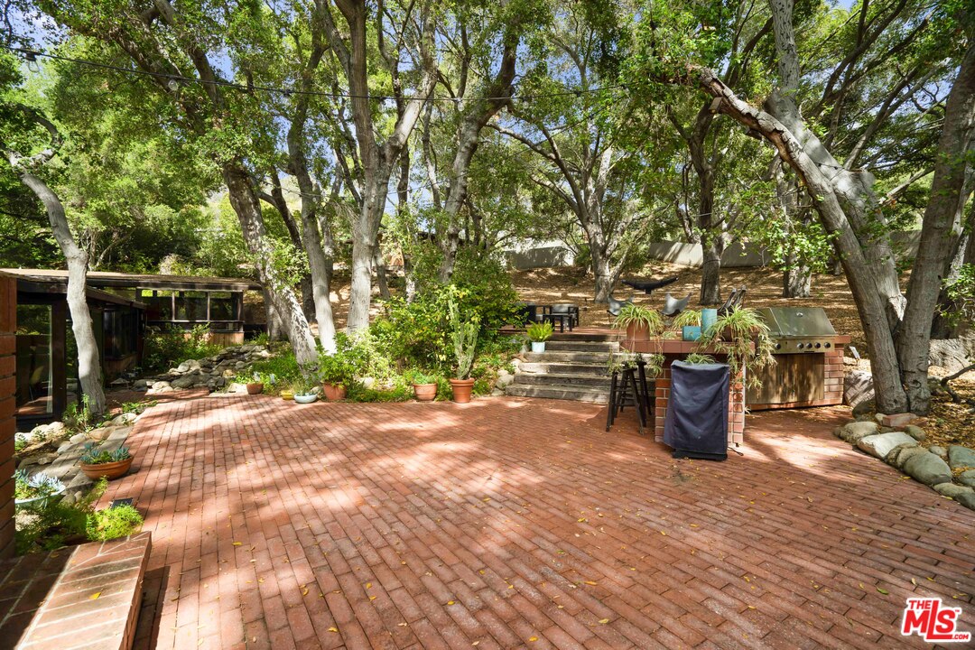 481 Cold Canyon Road Calabasas, CA 91302 - Photo 20 of 44