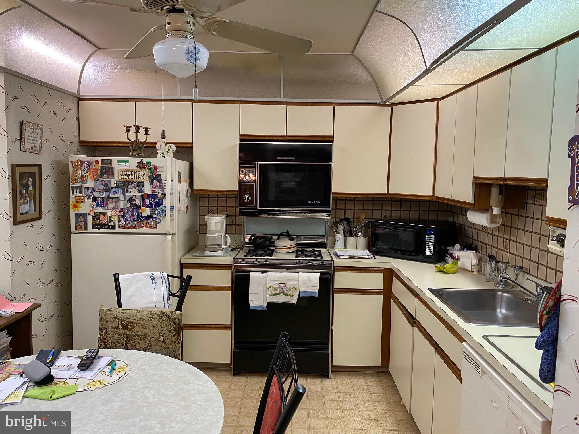 2101 Welsh Road, Unit 10 Philadelphia, PA 19115 - Photo 8 of 13 Gallery Image 8