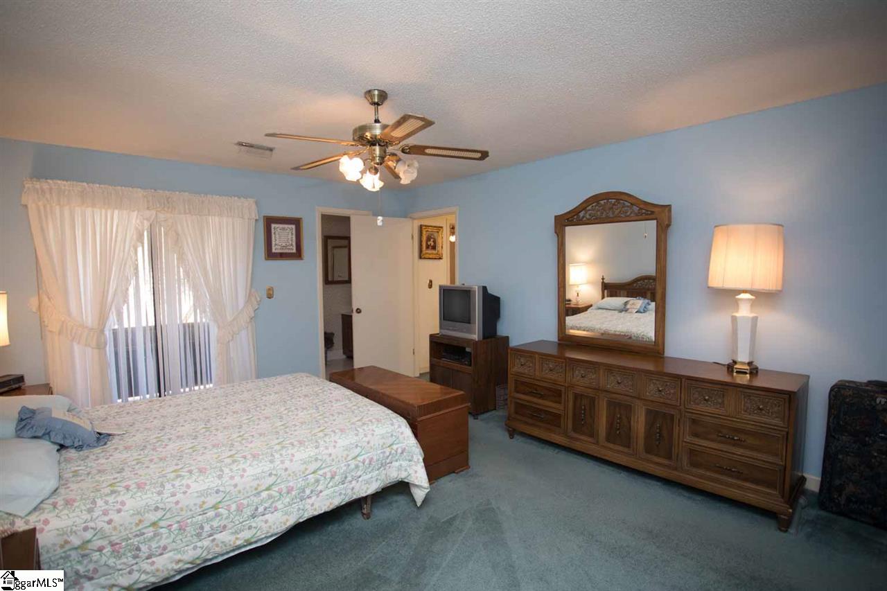 425 Sparrow Hawk Court Greer, SC 29650 - Photo 17 of 22 Gallery Image 17