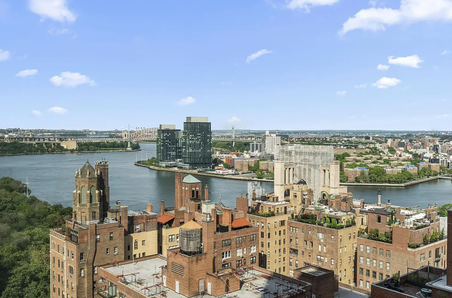 60 East End Avenue, Unit 27B Manhattan, NY 10028 - Photo 9 of 11 a view of a lake with a city view