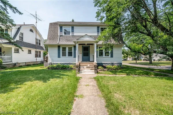 $199,900 | 451 Fairmount Avenue Northeast, Warren, OH 44483