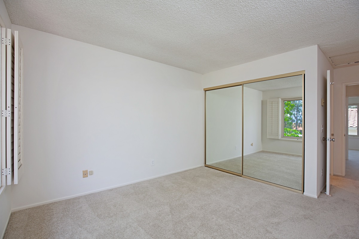 1982 Fairlee Drive Encinitas, CA 92024 - Photo 12 of 25 Mirrored wardrobe doors