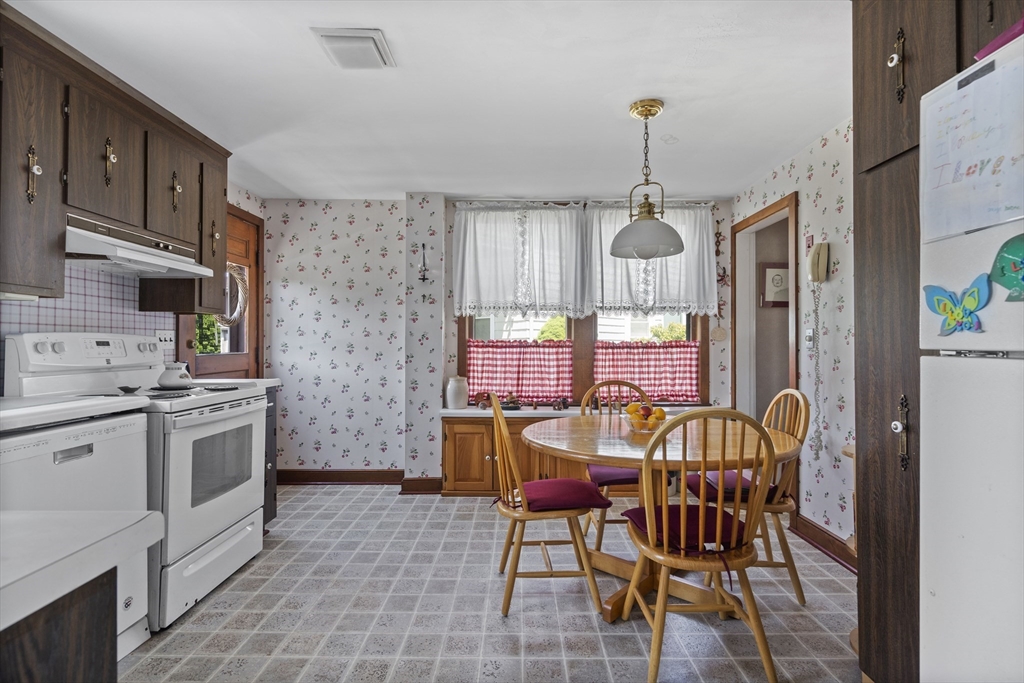 92 Bellevue Road Lynn, MA 01904 - Photo 9 of 30 Gallery Image 9