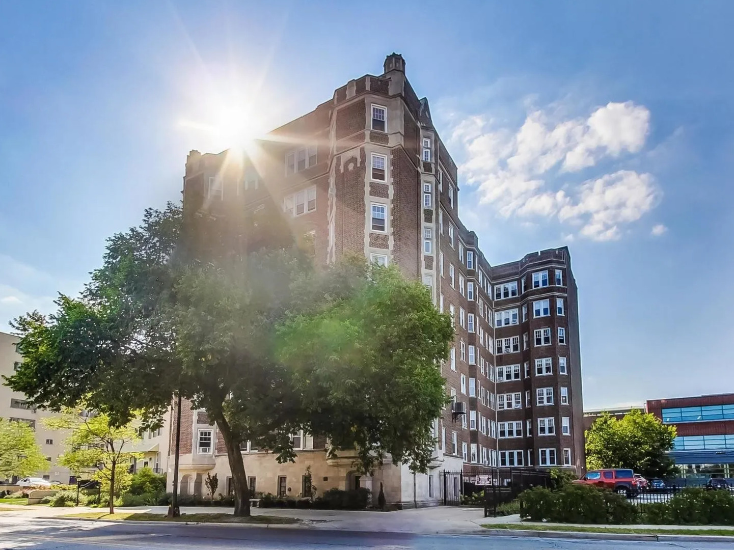 6336 North Sheridan Road, Unit 5B Chicago, IL 60660 - Photo 1 of 7 Gallery Image 1