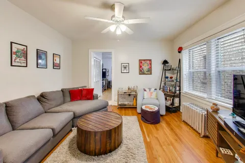 $299,500 | 6234 North Broadway, Unit 3, Chicago, IL 60660