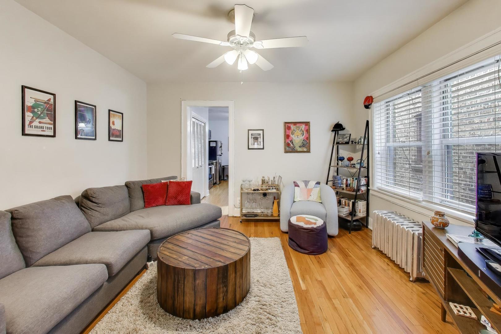 6234 North Broadway, Unit 3 Chicago, IL 60660 - Photo 3 of 14
