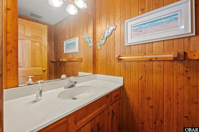 $2,199,000 | 1089 Lighthouse Drive, Corolla, NC 27927