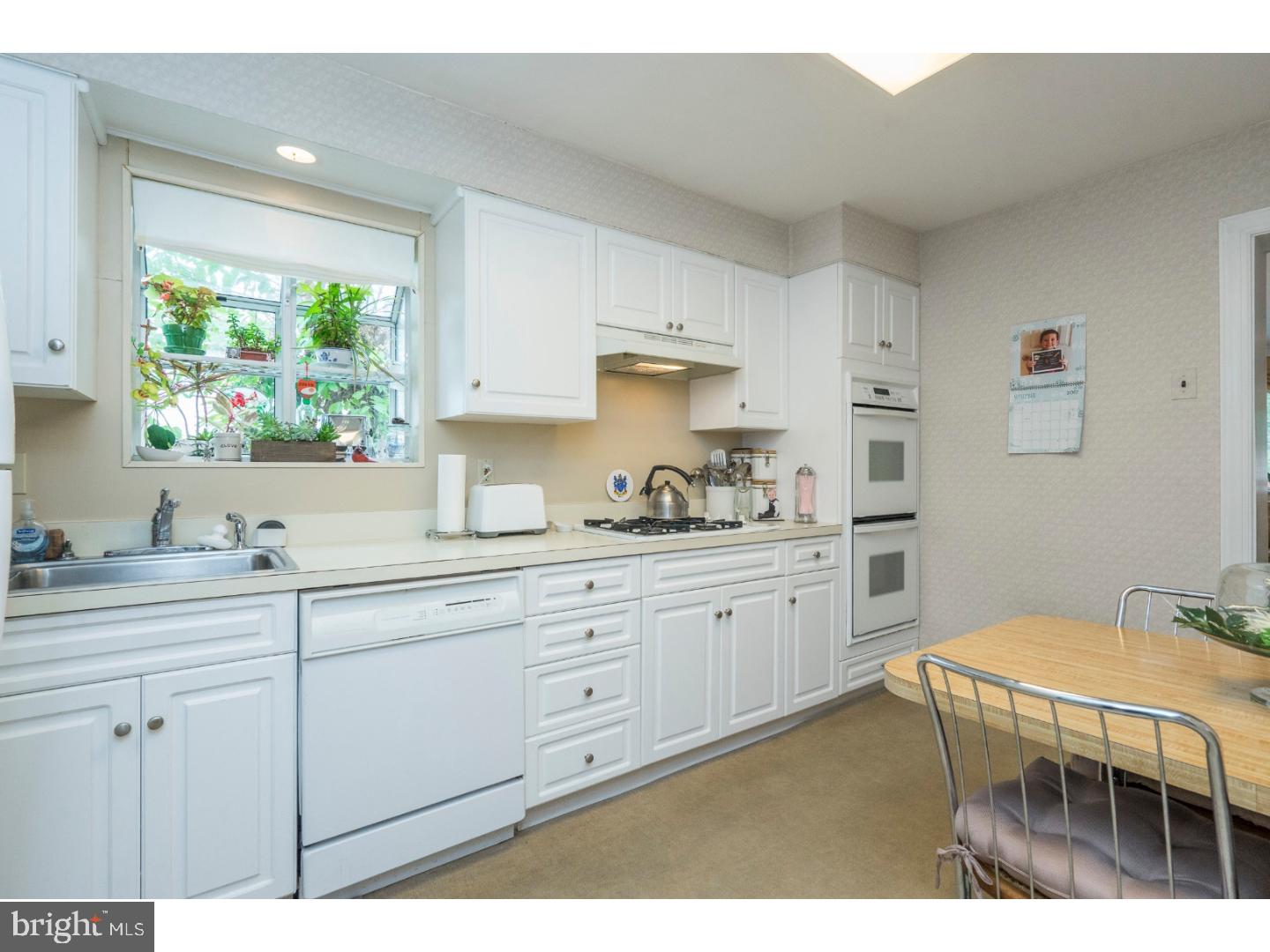 1402 Brierwood Road Havertown, PA 19083 - Photo 10 of 23 Kitchen