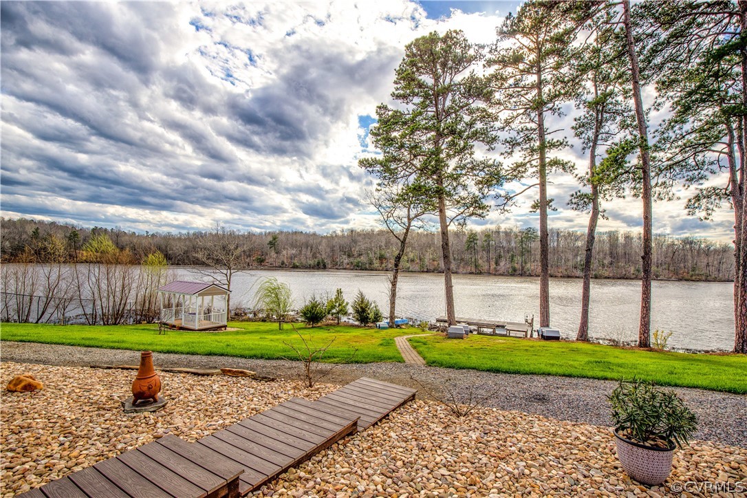 11772 Colemans Lake Road Ford, VA 23850 - Photo 11 of 46 Gallery Image 11