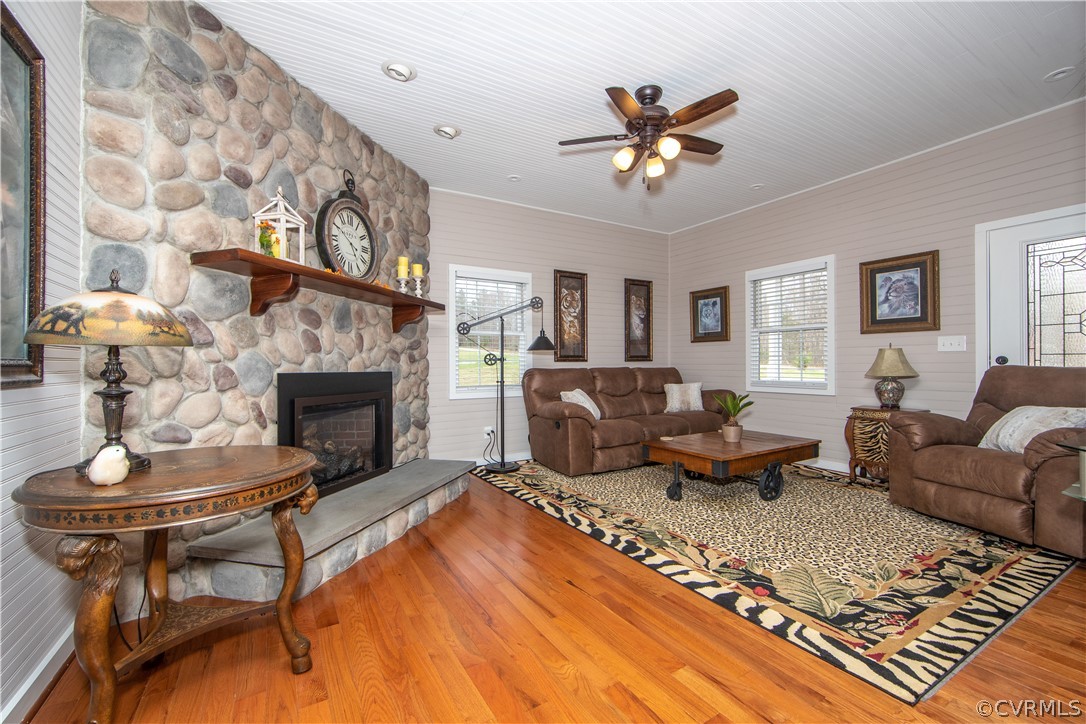 11772 Colemans Lake Road Ford, VA 23850 - Photo 12 of 46 Family Room w/Stone Fireplace & New Mendota Gas Lo