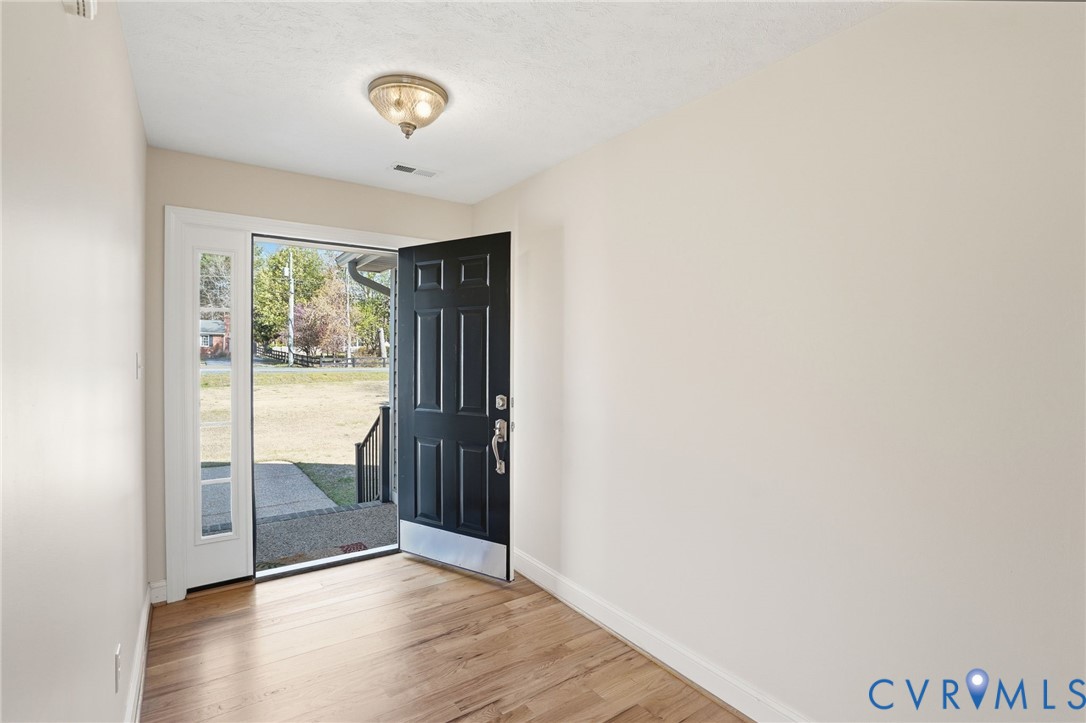 10326 Gould Hill Road Hanover, VA 23069 - Photo 5 of 43 Oak Wood Floors