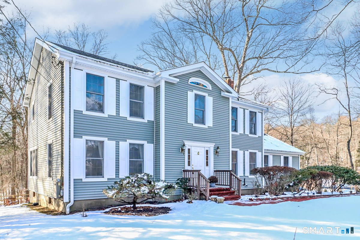 185 Quaker Farms Road Oxford, CT 06478 - Photo 37 of 40 a front view of a building with street view