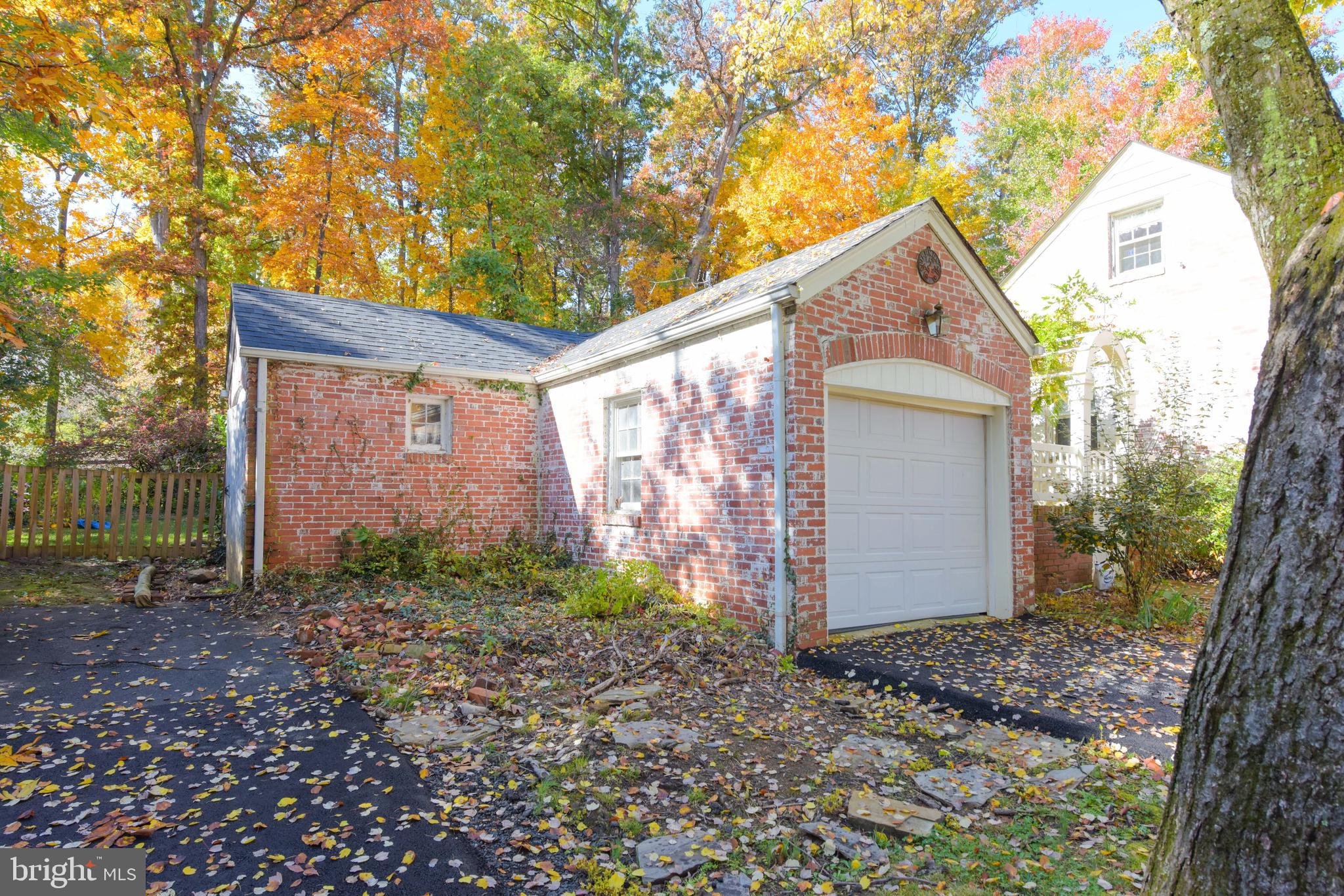 5954 Wilton Road Alexandria, VA 22310 - Photo 12 of 49 The garage/carriage house.