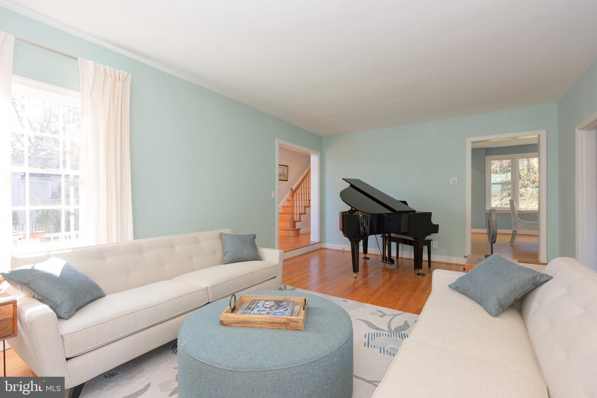 5954 Wilton Road Alexandria, VA 22310 - Photo 25 of 49 Large living room with fireplace