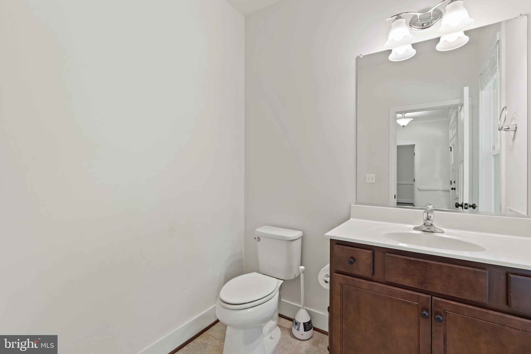 9171 Keyser Road Nokesville, VA 20181 - Photo 14 of 47 Half bath on main