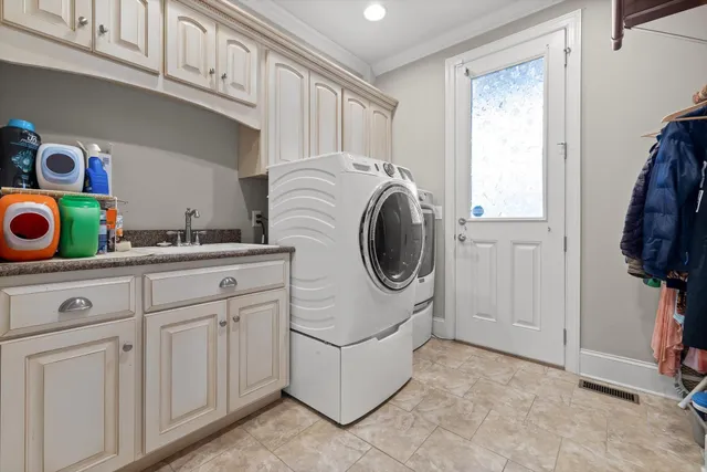 $950,000 | 8109 Propeller Drive, Ooltewah, TN 37363