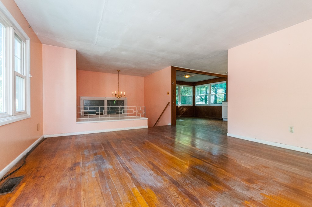28 Stonehill Road Boston, MA 02136 - Photo 2 of 8 Gallery Image 2