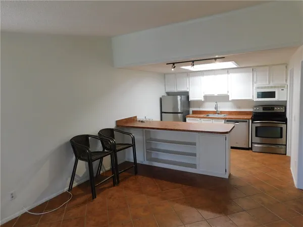 $1,500 | 557 7th Place, Unit 557, Vero Beach, FL 32962