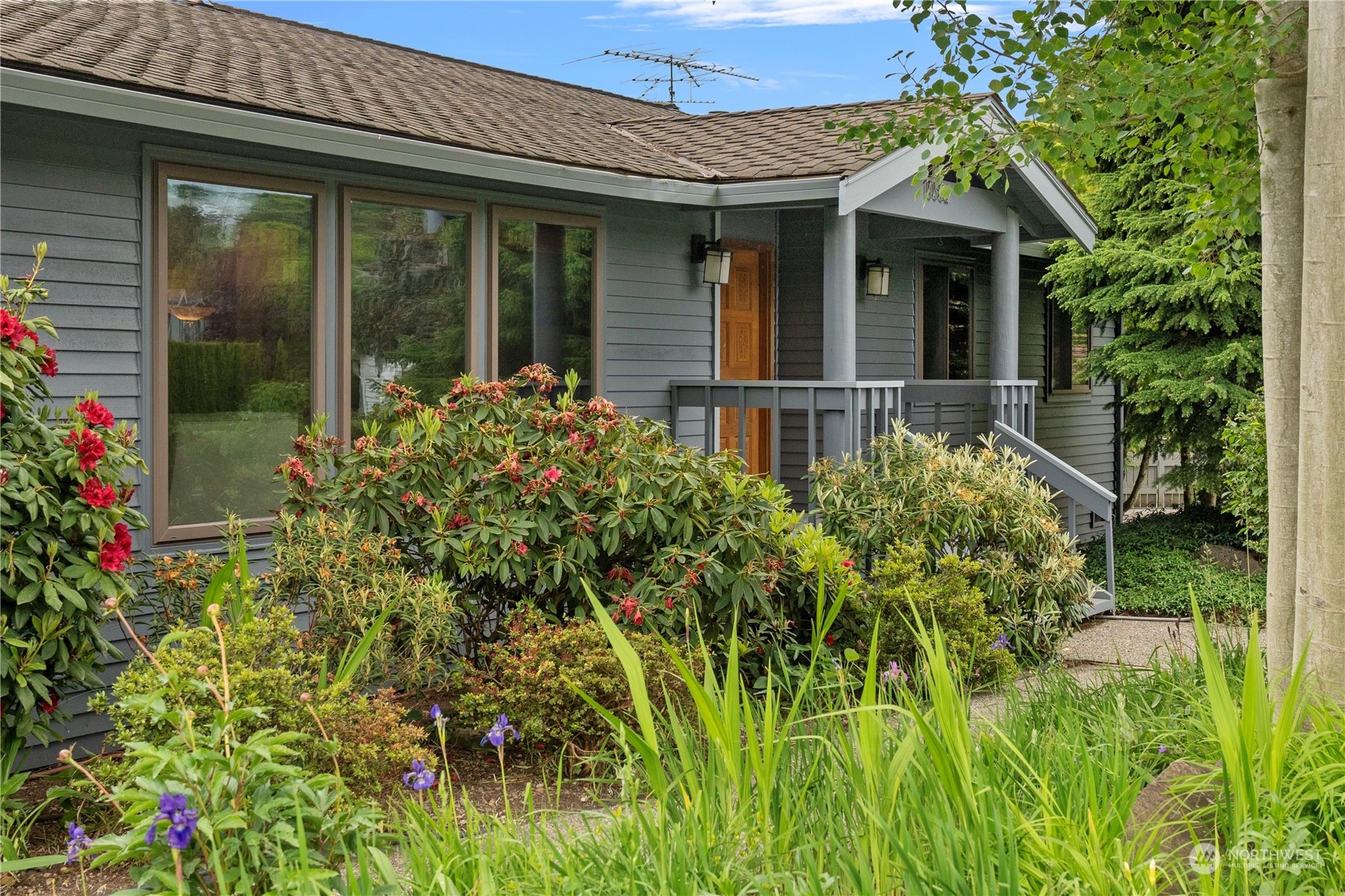 10502 237th Place Southwest Edmonds, WA 98020 - Photo 2 of 39 Gallery Image 2