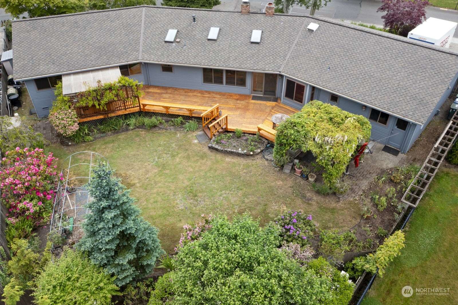 10502 237th Place Southwest Edmonds, WA 98020 - Photo 6 of 39 Gallery Image 6