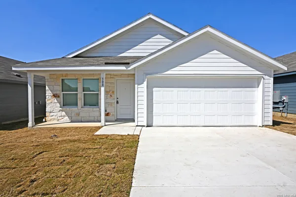 $1,495 | 308 Pacific Waters, Seguin, TX 78155