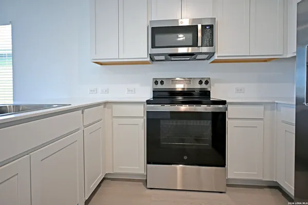 $1,495 | 308 Pacific Waters, Seguin, TX 78155