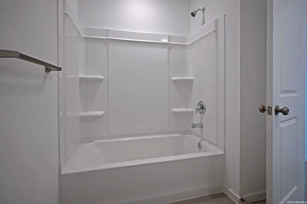 $1,495 | 308 Pacific Waters, Seguin, TX 78155