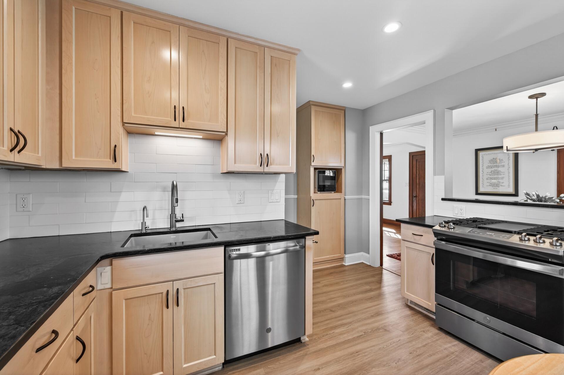 1861 West Rome Avenue St. Paul, MN 55116 - Photo 15 of 67