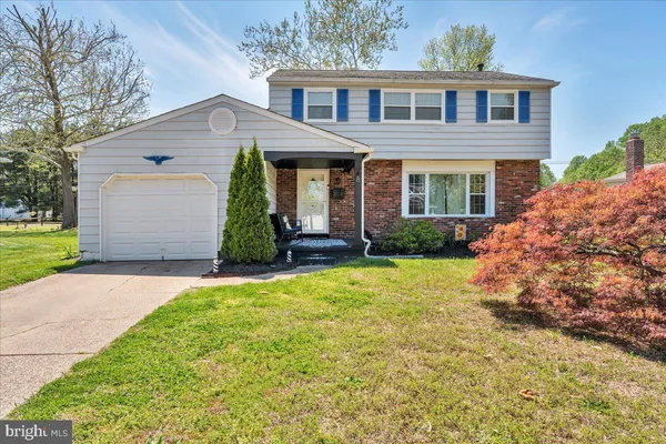 $385,000 | 8 Hampshire Avenue, Blackwood, NJ 08012