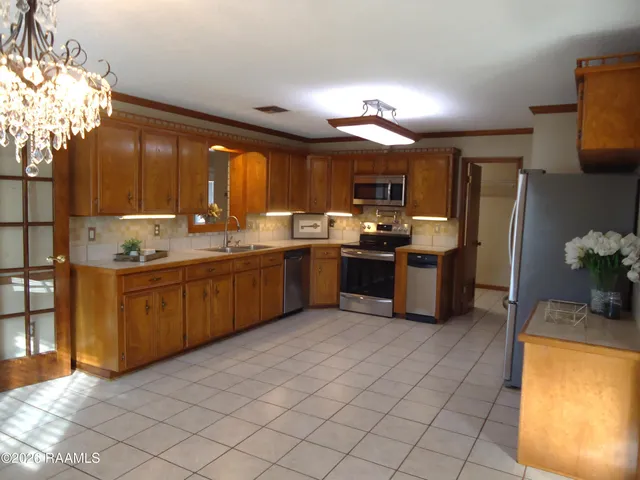 $367,000 | 101 Rue Beau Soleil, Broussard, LA 70518