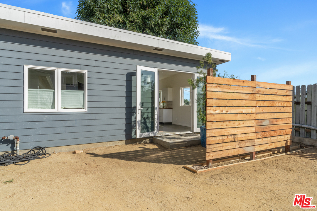 2275 Ewing Street Los Angeles, CA 90039 - Photo 2 of 19