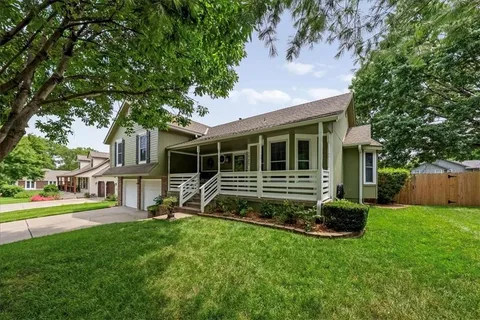 $399,900 | 1327 Northeast Depot Drive, Lee's Summit, MO 64086