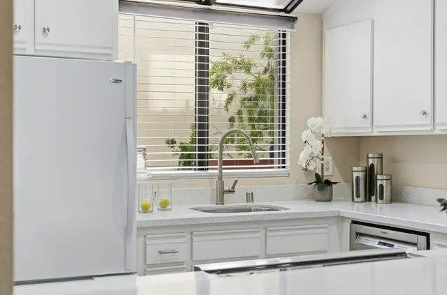 $998,888 | 153 California Avenue, Unit F215, Palo Alto, CA 94306