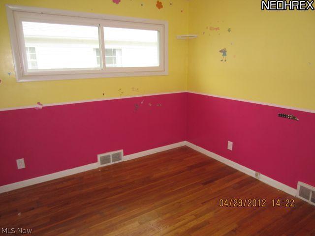 704 Glenhurst Road Willowick, OH 44095 - Photo 3 of 8 Gallery Image 3