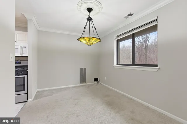 $2,195 | 6067 Majors Lane, Unit 6, Columbia, MD 21045