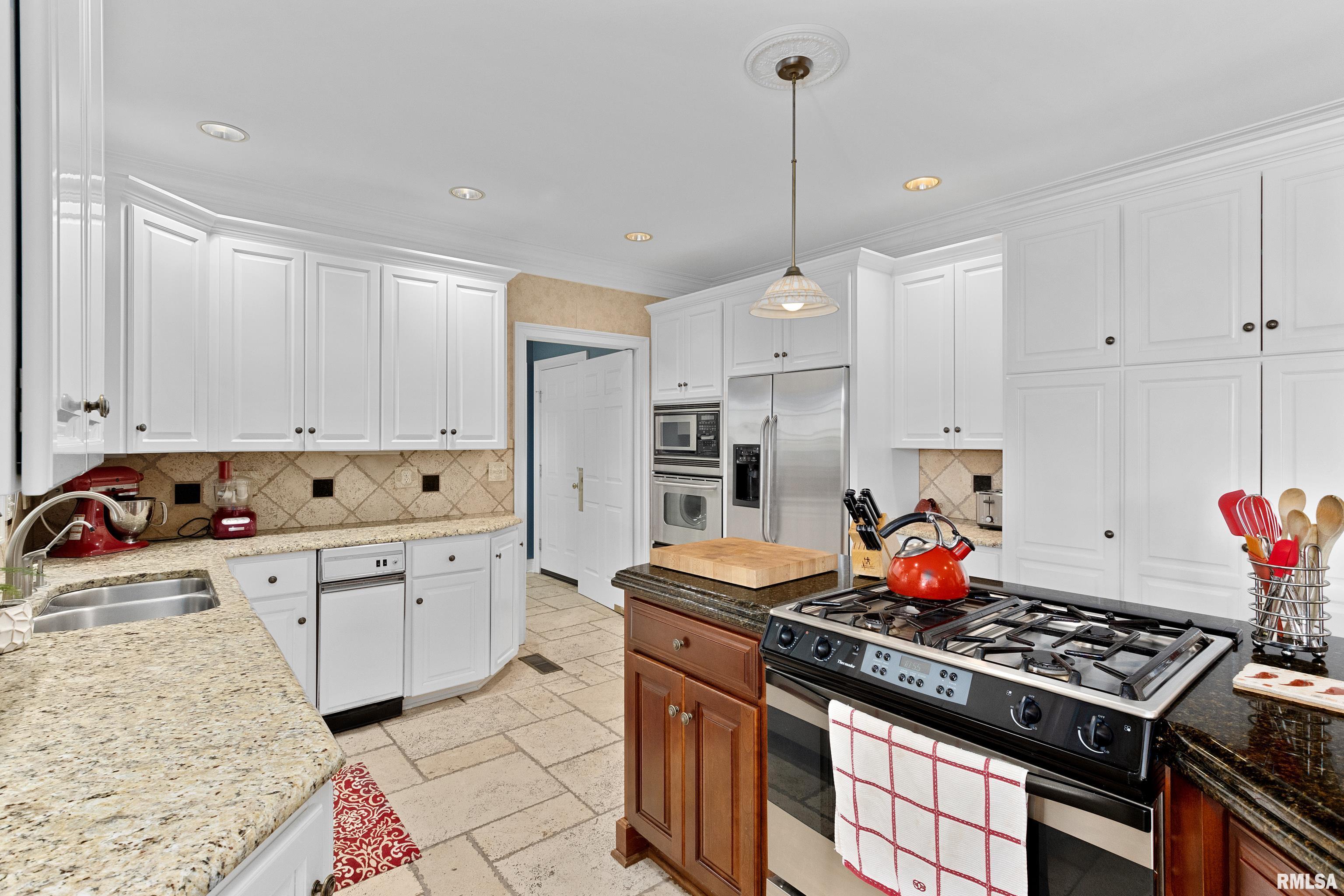 420 West Ravinwoods Road Peoria, IL 61615 - Photo 29 of 61 Gallery Image 29