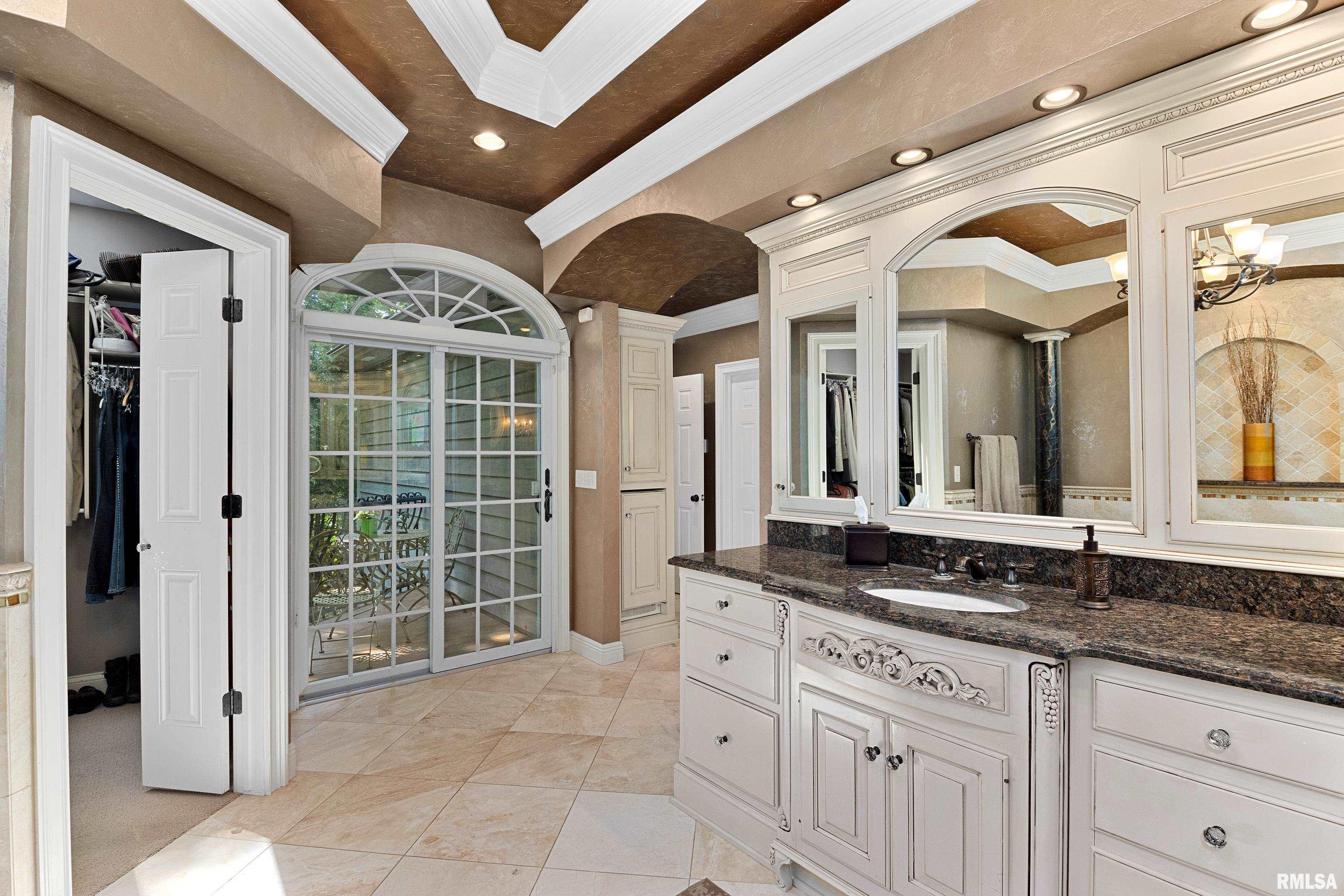 420 West Ravinwoods Road Peoria, IL 61615 - Photo 37 of 61 Gallery Image 37