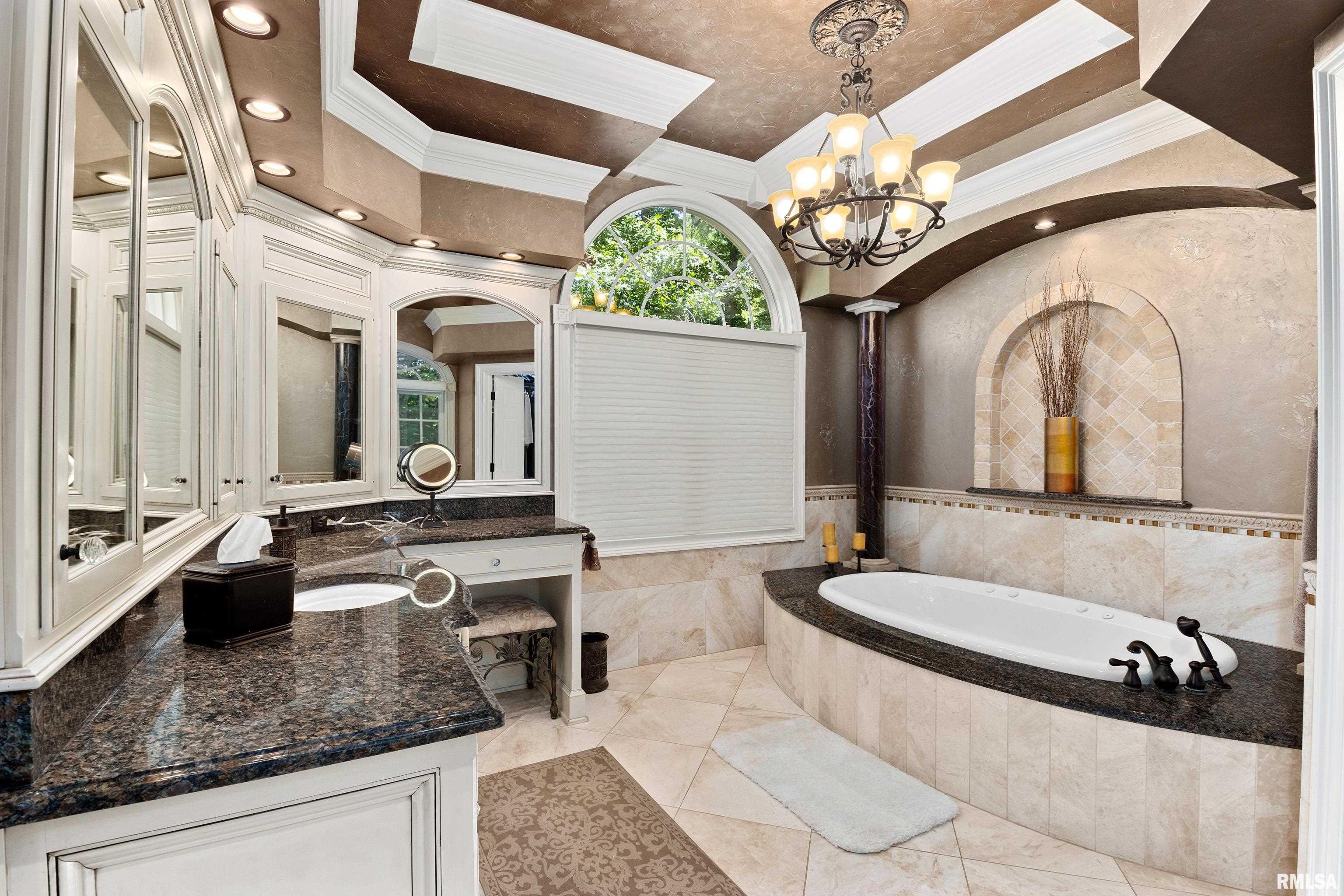 420 West Ravinwoods Road Peoria, IL 61615 - Photo 38 of 61 Gallery Image 38