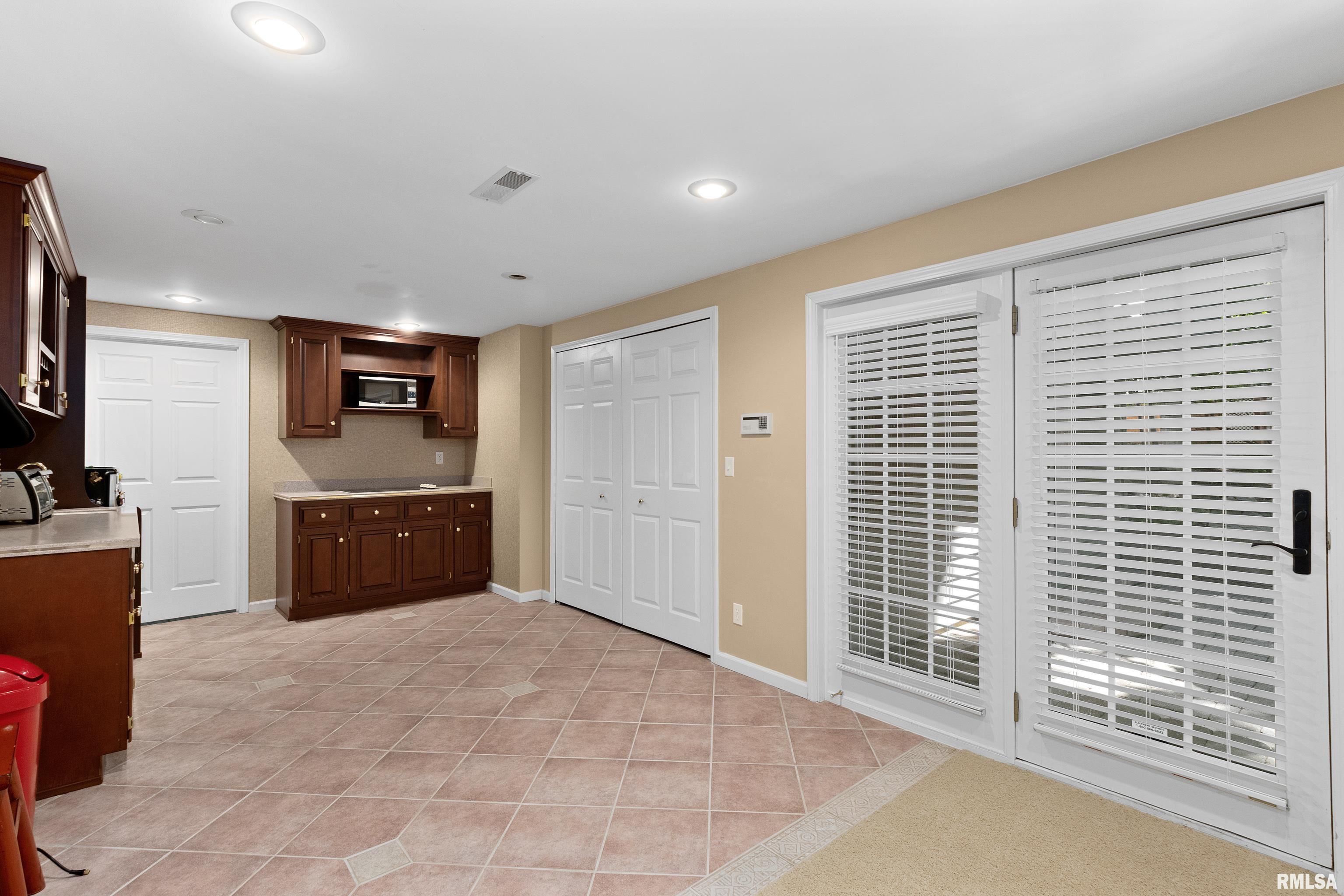 420 West Ravinwoods Road Peoria, IL 61615 - Photo 55 of 61 Gallery Image 55