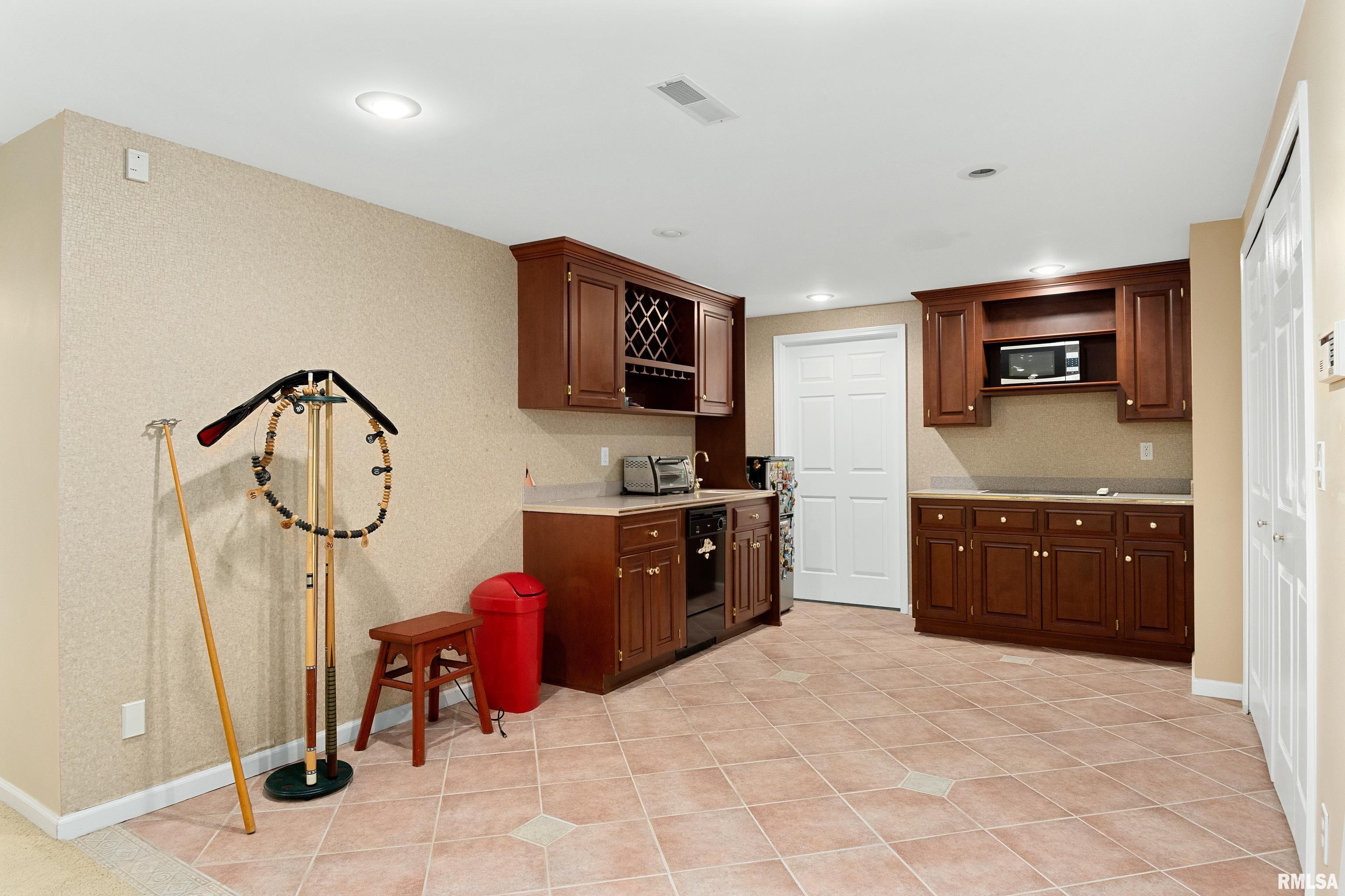 420 West Ravinwoods Road Peoria, IL 61615 - Photo 56 of 61 Gallery Image 56