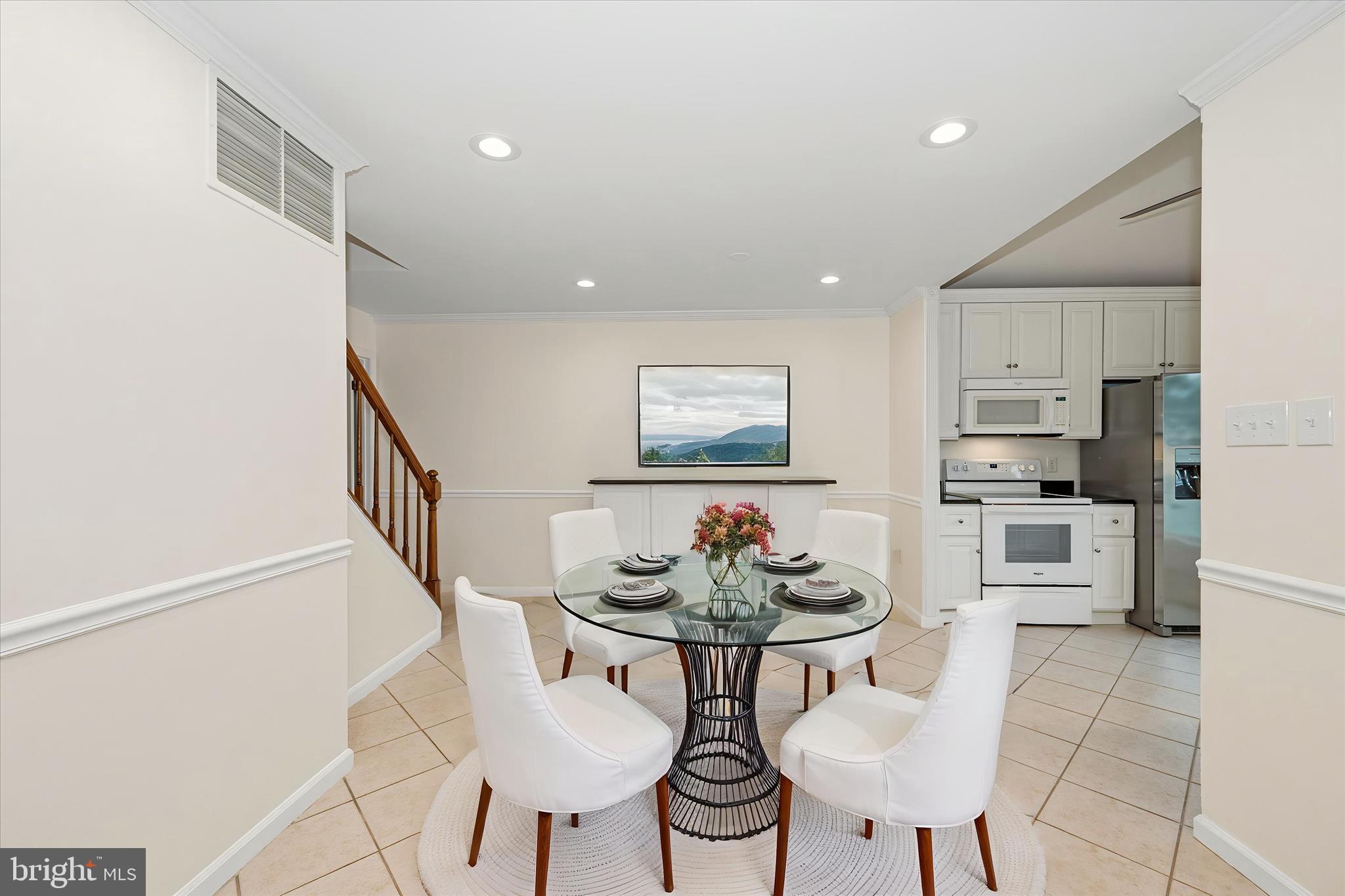 6596 East Lakeridge Road New Market, MD 21774 - Photo 13 of 131 Dining Area Virtually Staged