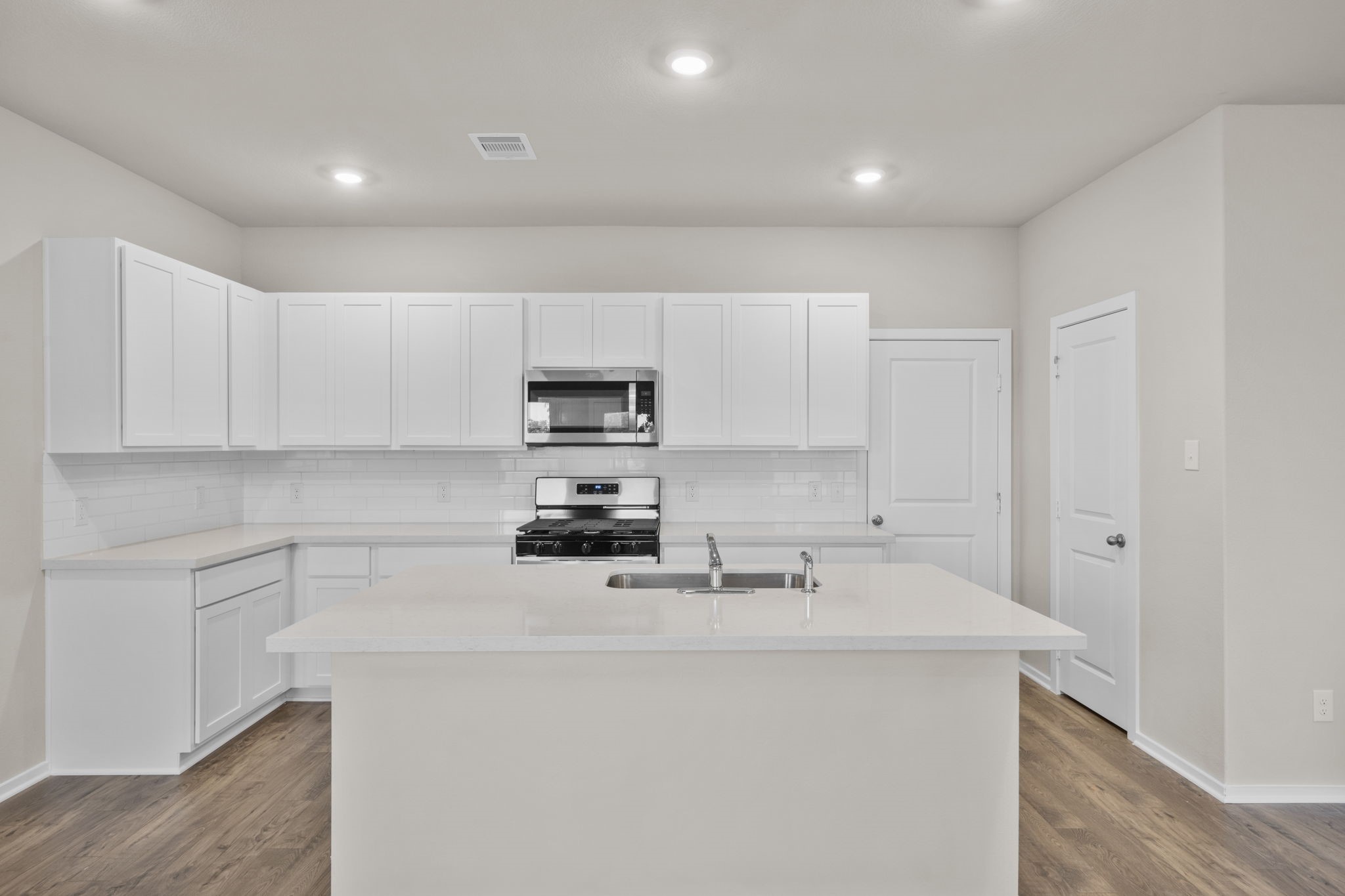 12320 Ridge Top Drive Conroe, TX 77304 - Photo 3 of 31