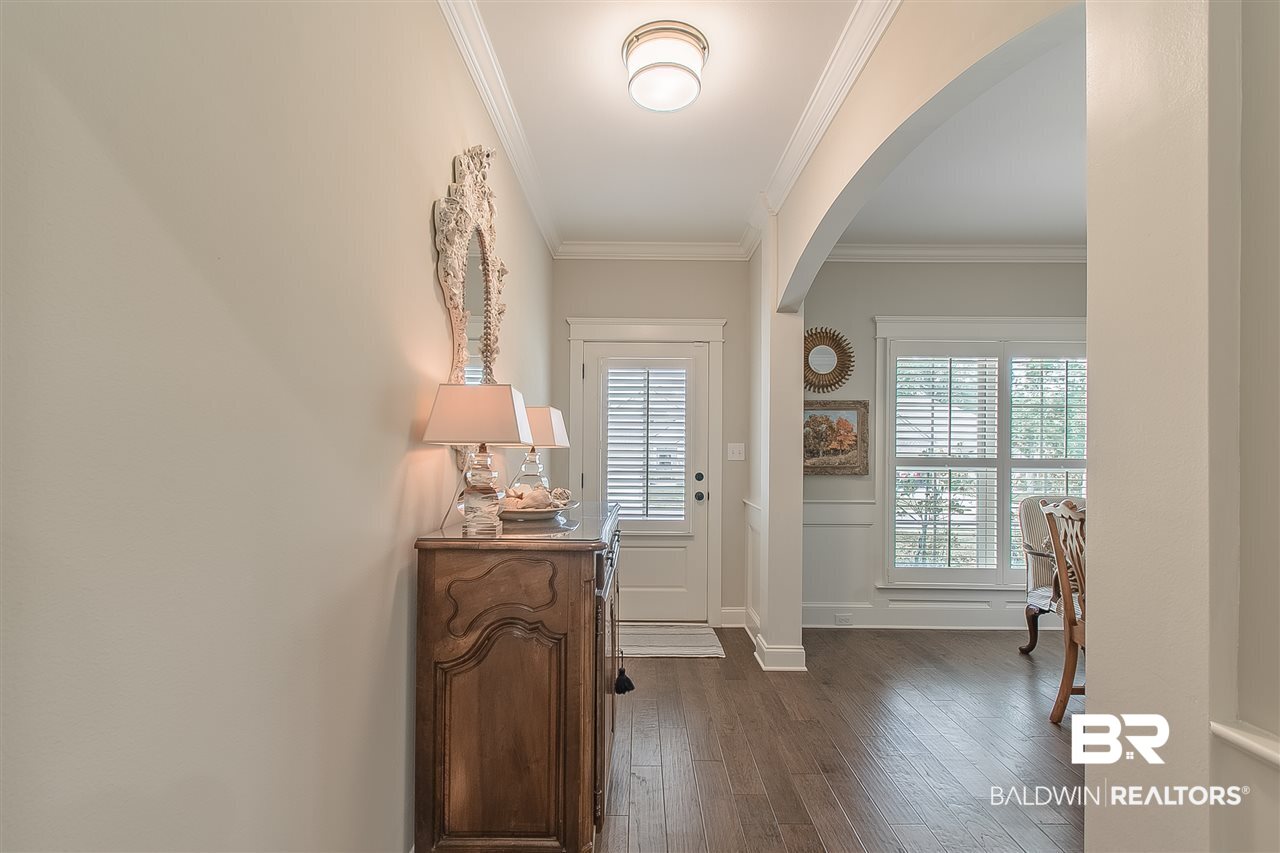 252 Hawthorne Circle Fairhope, AL 36532 - Photo 5 of 46 Foyer
