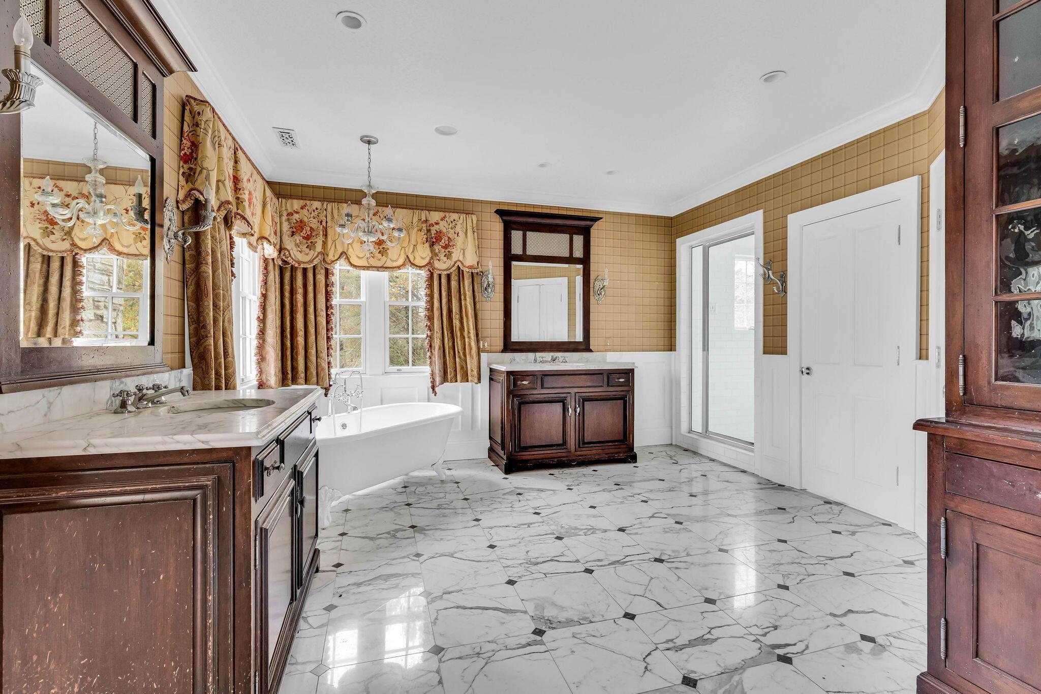 7805 Brill Road Cincinnati, OH 45243 - Photo 91 of 139 91-web-or-mls-7805BrillRoadInt_Hommati10